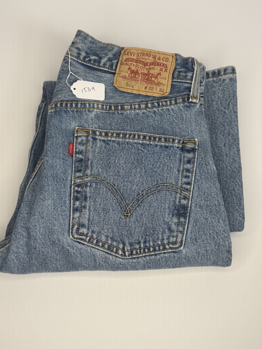 PF-1509 Levi's 501 Med Wash Jeans
